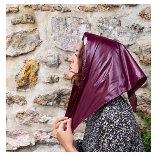 capuche de pluie couleur prune pour femme