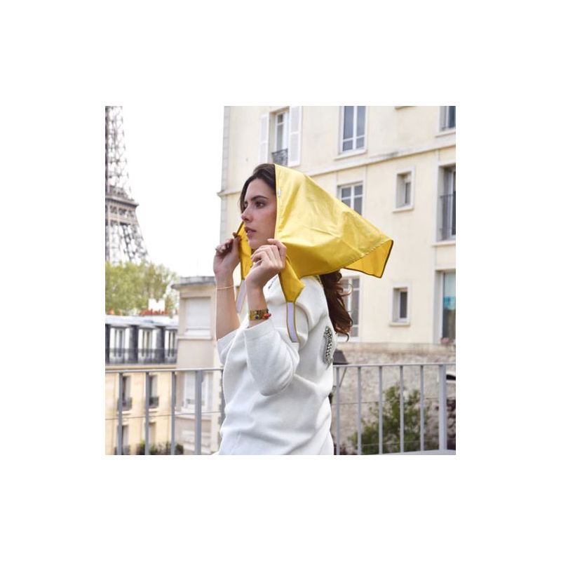Capuche de pluie couleur safran