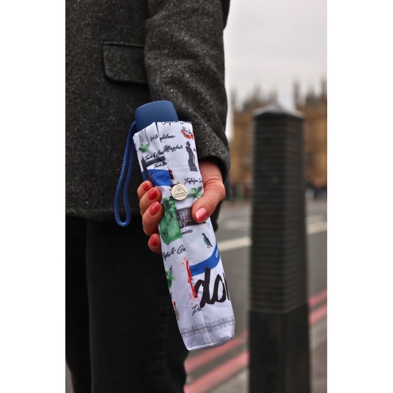 Parapluie de sac il pleut à Londres