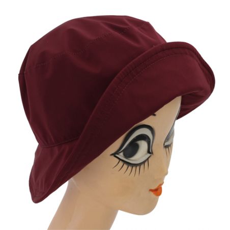 Chapeau de pluie couleur bordeaux pour femme
