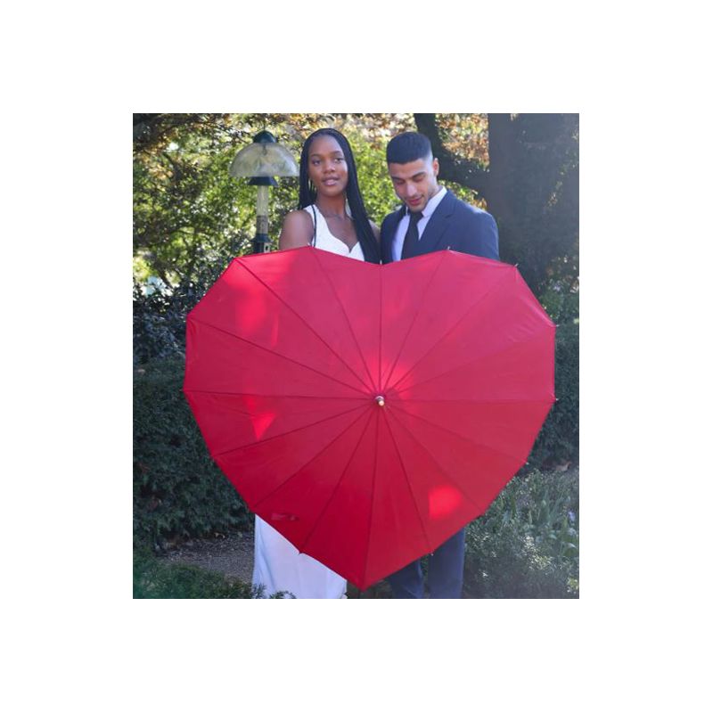 Parapluie femme en forme de cœur rouge