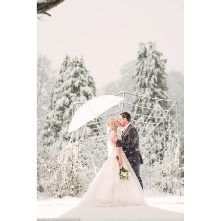 Grand parapluie blanc idéal mariage