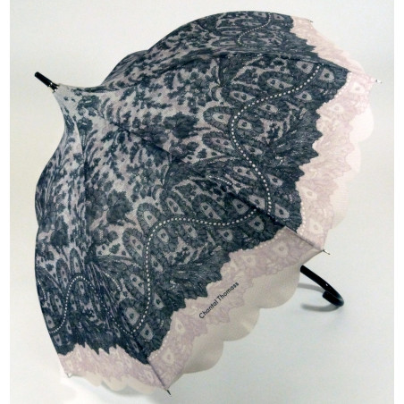 Parapluie rose  forme pagode Chantal Thomass dentelle