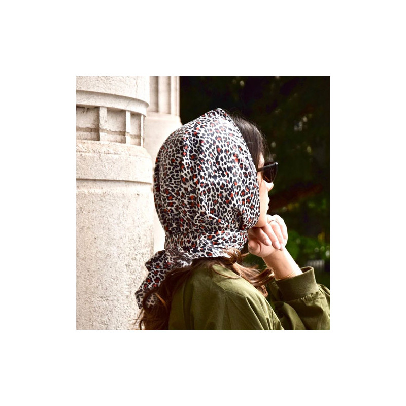 Capuche de pluie motif panthère